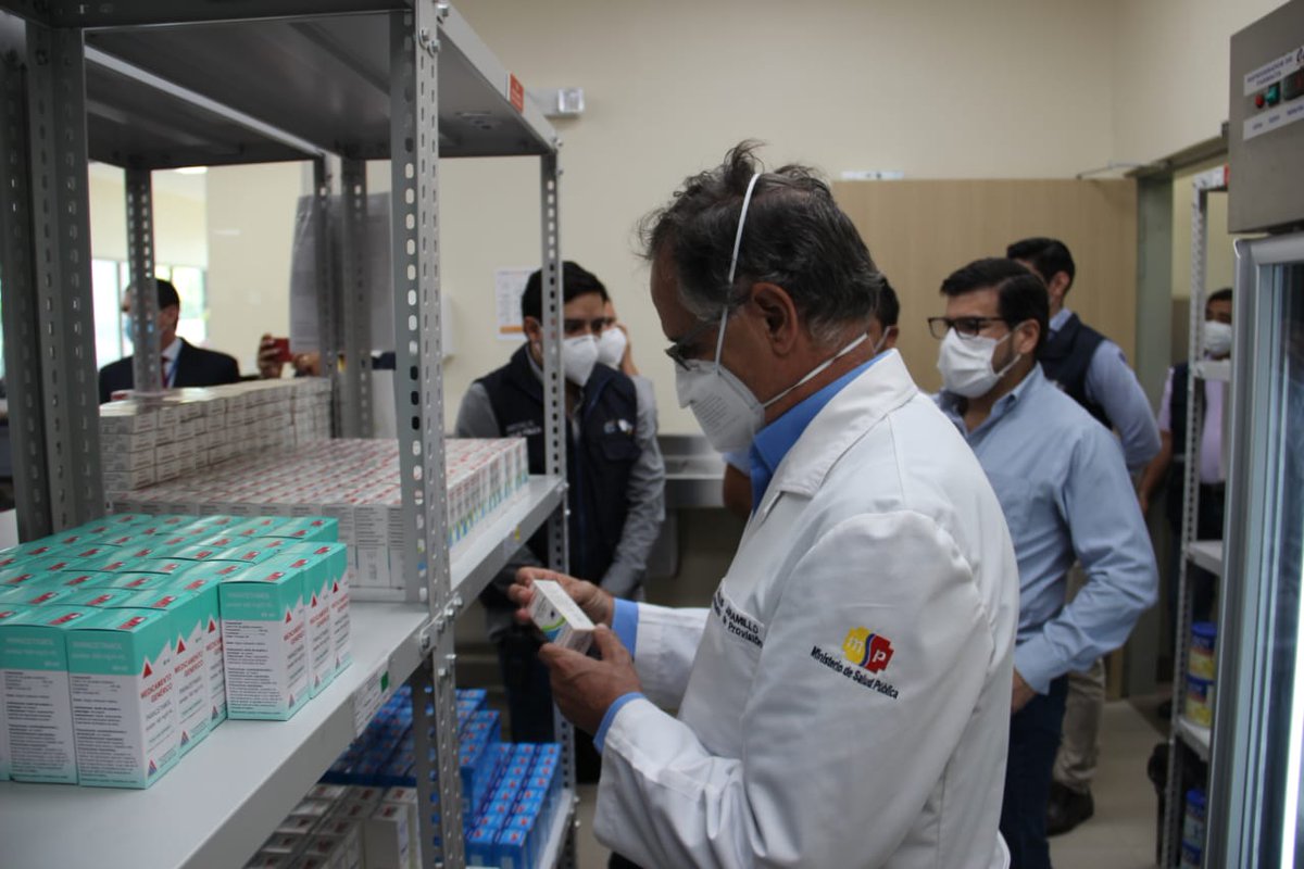 Salud_Ec's tweet photo. #ActivadosPorLaSalud | Carlos Jaramillo, subsecretario de Provisión de Servicios y Francisco Pérez, coordinador de @Salud_CZ8, realizaron recorridos por varios hospitales de Guayaquil, con el objetivo de constatar la atención que se brinda a los pacientes. https://t.co/C6eXjf5Kqt