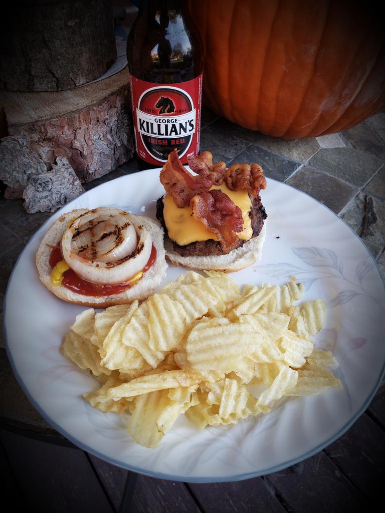 ka9bbq's tweet photo. Dinner time... https://t.co/B3kerYml26