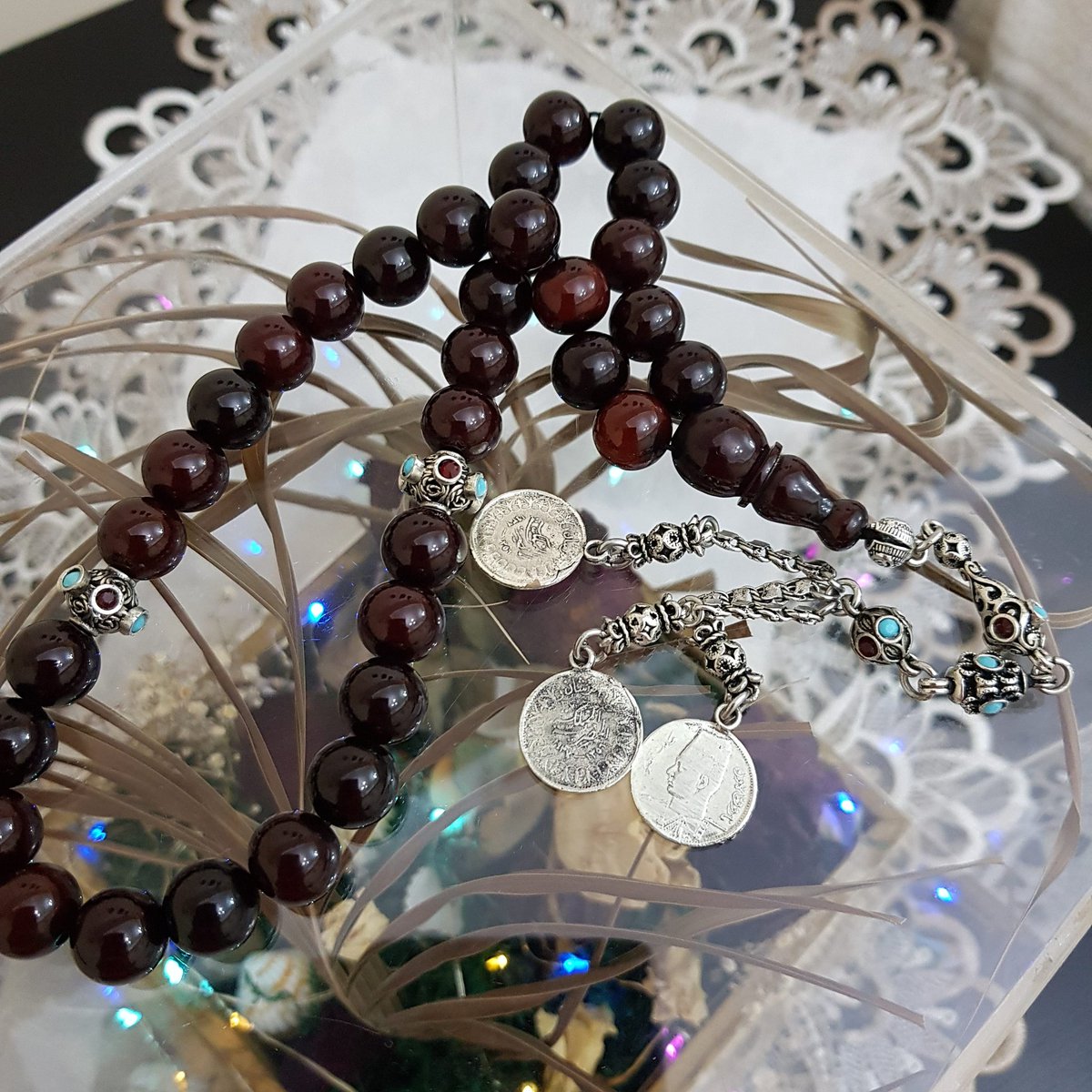 AntiqueUae's tweet photo. مسباح فوتوران 
خراطة وخام جديد 
٣٥ حبة مع الشواهد 
شرابية انتيمون معدن 
السعر ٢٥٠ درهم https://t.co/O1MSO4gNJr