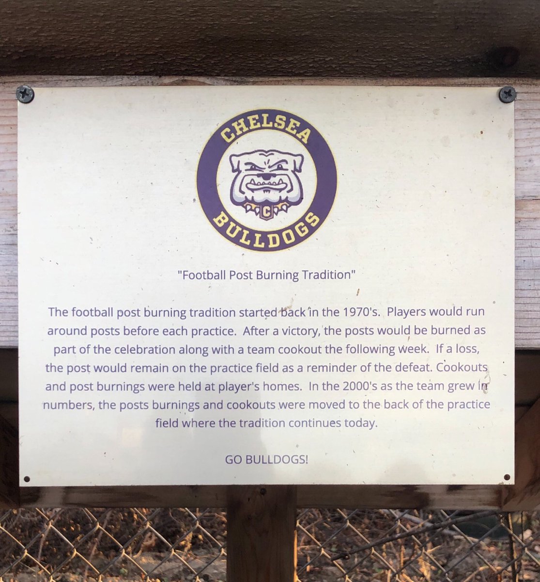 pamelakemp1414's tweet photo. Chelsea 🏈 traditions make it a special place! Leave your mark tomorrow! #OneChelsea #Postburning @ChelseaFB_SEC https://t.co/HxGGx1NMdm