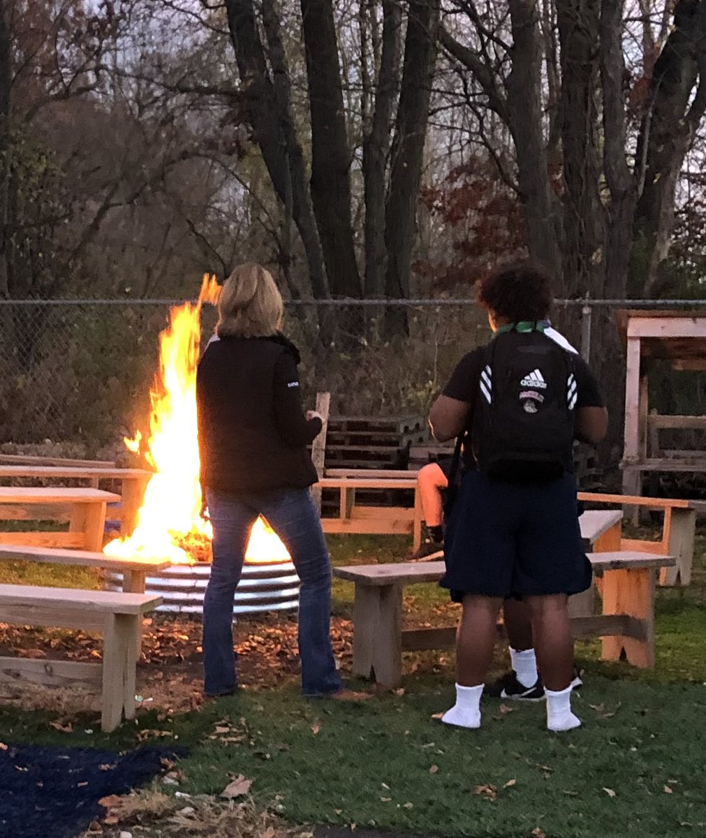 pamelakemp1414's tweet photo. Chelsea 🏈 traditions make it a special place! Leave your mark tomorrow! #OneChelsea #Postburning @ChelseaFB_SEC https://t.co/HxGGx1NMdm