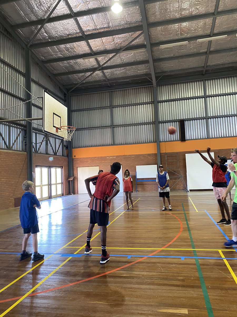 <a href="/MullewaPol/">Mullewa Police</a> spent some time helping out the CGG youth team with their Bimba Basketball competition last night. Great to see local kids turn up and have fun. #fb #Goteamblue