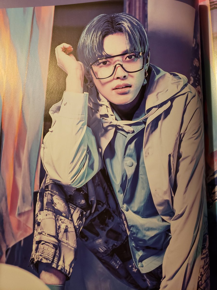 BranMichelle's tweet photo. Thank you, @AtinyGOs, for doing this GO for Ateez's eLE magazine! I know there were some hiccups along the way with getting these, but you handled it smoothly and it was so worth the wait. My mans look amazing in this. 😍 #AtinyFB https://t.co/D8Qyp50JFG