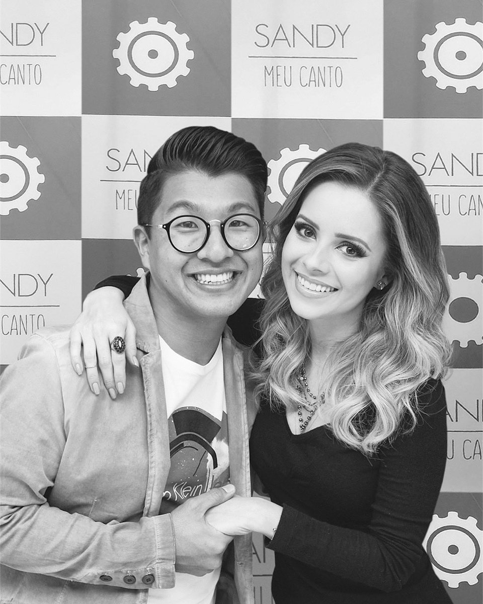 E, por aqui, a saudade e o amor só aumentam! <a href="/SandyLeah/">Sandy Leah</a> #motofoto