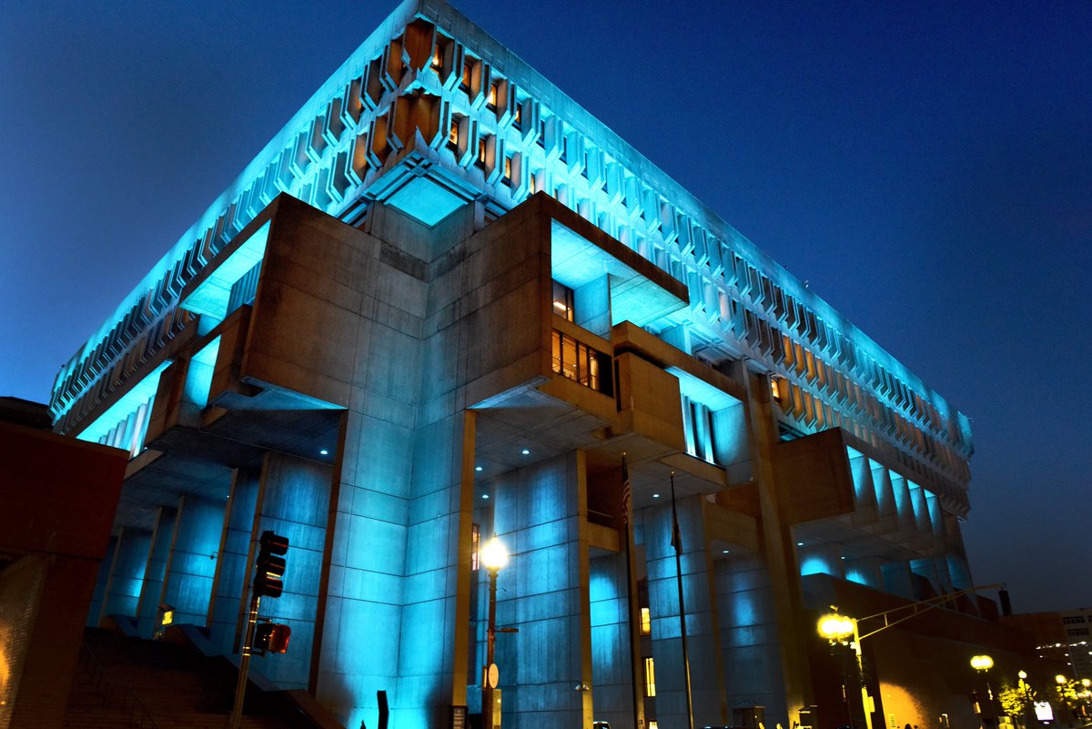 marty_walsh's tweet photo. #Boston joins @alzfdn to #LightTheWorldInTeal to raise awareness of Alzheimer’s Disease and support people and families suffering with its life-altering impacts. This devastating disease and other dementias touch 50 million people worldwide. Today and every day we think of you. https://t.co/x0deDjfkDb