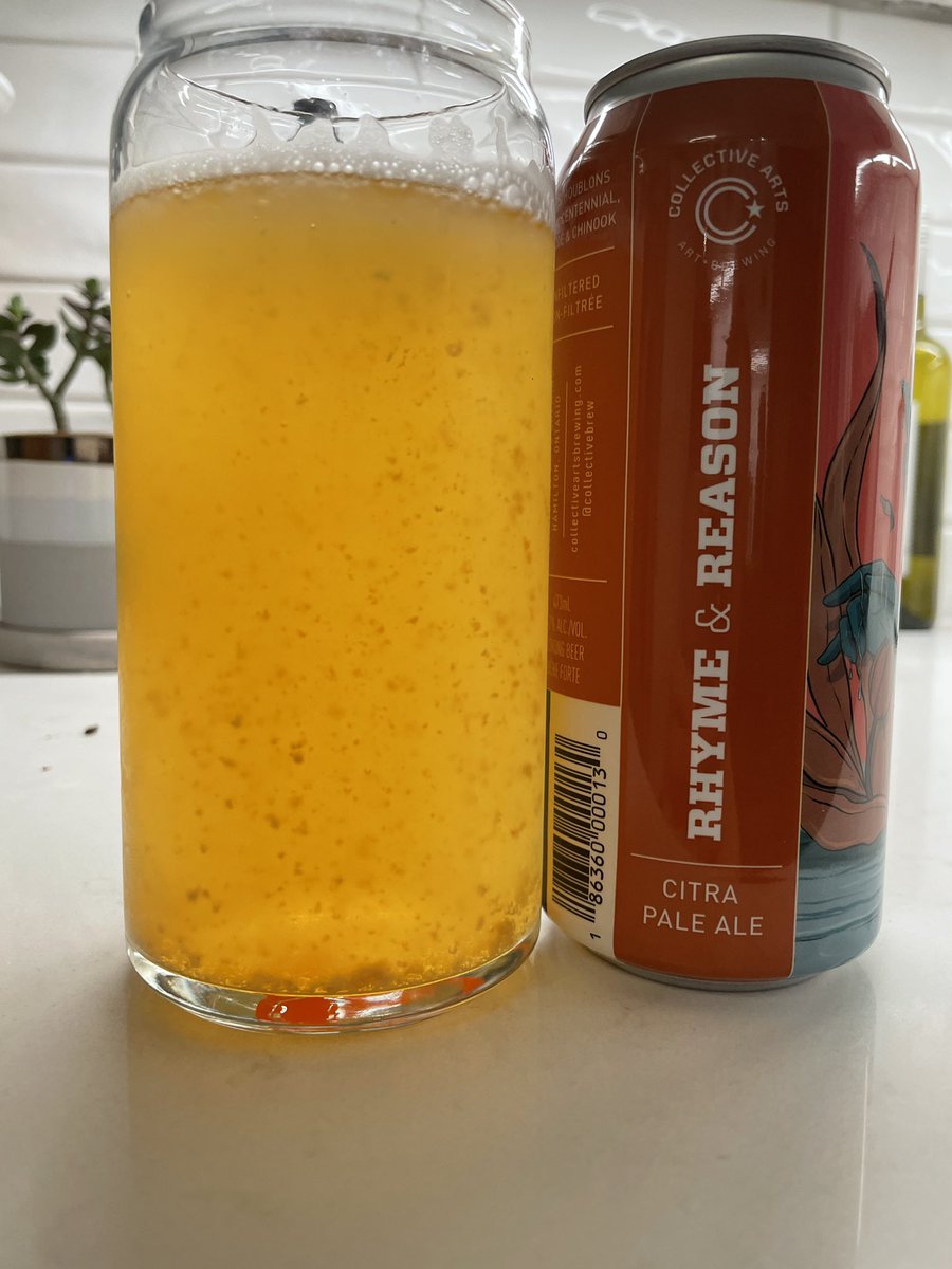 Hooblevey's tweet photo. @CollectiveBrew i don’t remember your Rhyme and reason having this much sediment in it. Couldn’t drink it, tasted like there was sawdust in my beer. Was this a bad batch? https://t.co/4odtA38C2Q