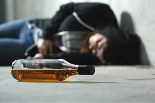 MthembuCOMM3724's tweet photo. There is a lack of education regarding Alcohol Abuse in my community. As a result, the people in need of help are ridiculed and judged for abusing alcohol. This ignorance has resulted in an increase of alcohol abuse cases. https://t.co/0NYksvvMNz
