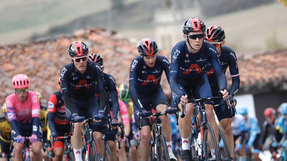 BicyclingAust's tweet photo. Currently competing in the third Grand Tour of the year, the 2020 Vuelta a Espana, Cam Wurf is revelling in being back on the pro peloton after several years focussing on triathlon, Ironman ... and finance. He joins @patjonker in our latest #Podcast 

https://t.co/EP5QfS65mq https://t.co/BsIZ3iL4kE