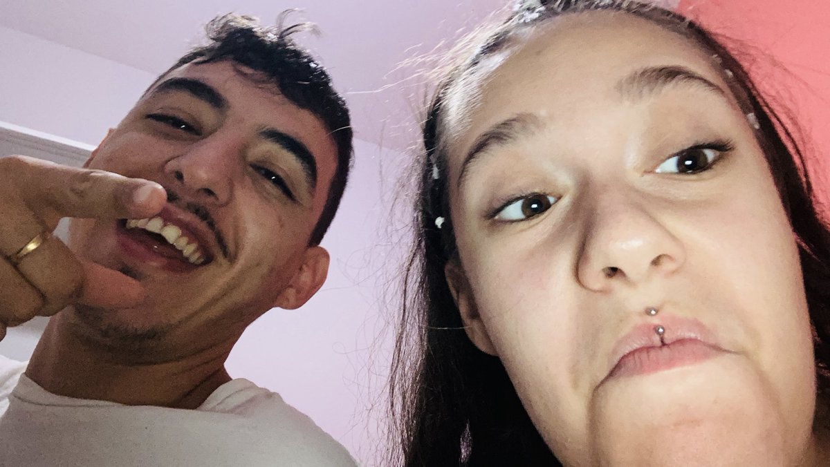 Yo: Que hay para comer ma?                 Ella: COMIDA                                             Nosotros: