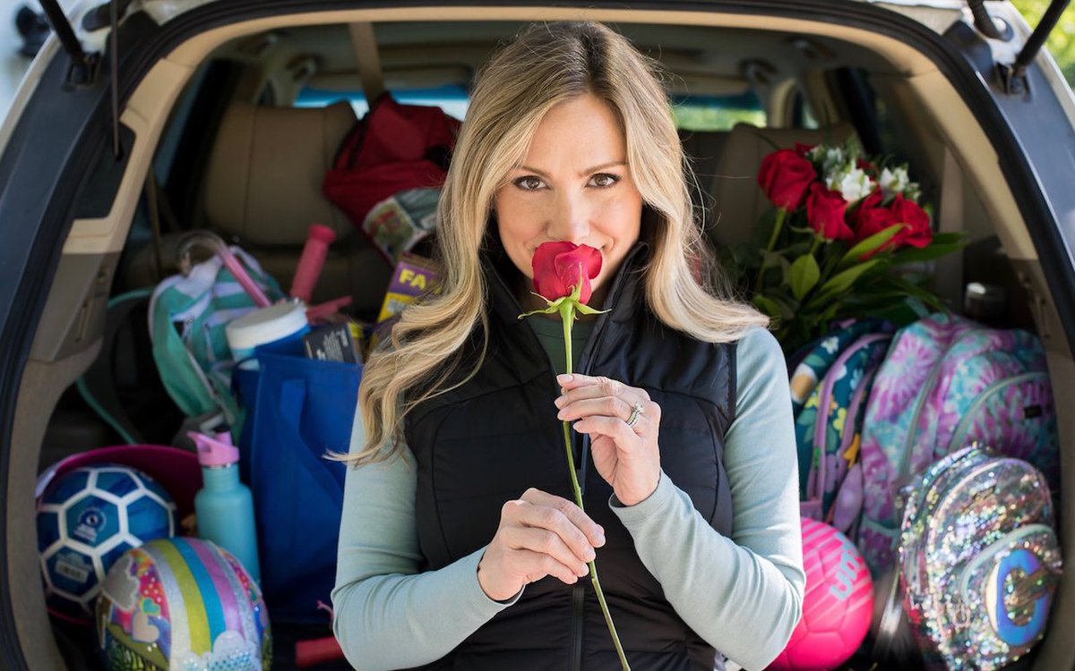 ParadeMagazine's tweet photo. #JenSchefft Waterman on Being the First Woman To Blow up The #Bachelorette and Advice for Clare and Tayshia https://t.co/6xVA8AjcDL https://t.co/Eg5tANJIKF