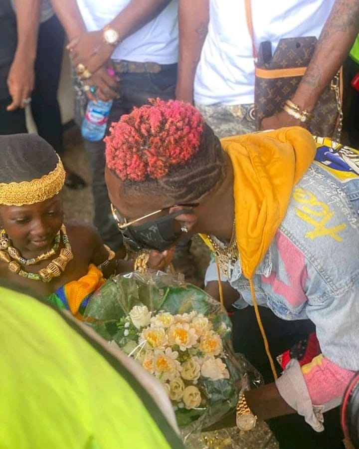 UpdatesGhana's tweet photo. Entertainment news Updates:
#Kumericans Welcomes @shattawalegh as a King in a grand style Traditionally...
This is soo lovely๐ฅฐ๐ฅฐ๐ฅฐ
We are going to give you all the latest Updates right here on Kumerica TV ๐ฅฐ๐ฅฐ
#kumericatv
#MumRaisedNoFool
#Shattawaleinkumerica
#kumerica https://t.co/xq2TvjnnOI