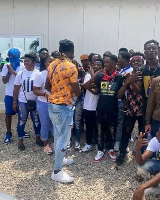 UpdatesGhana's tweet photo. Entertainment news Updates:
#Kumericans Welcomes @shattawalegh as a King in a grand style Traditionally...
This is soo lovely๐ฅฐ๐ฅฐ๐ฅฐ
We are going to give you all the latest Updates right here on Kumerica TV ๐ฅฐ๐ฅฐ
#kumericatv
#MumRaisedNoFool
#Shattawaleinkumerica
#kumerica https://t.co/xq2TvjnnOI