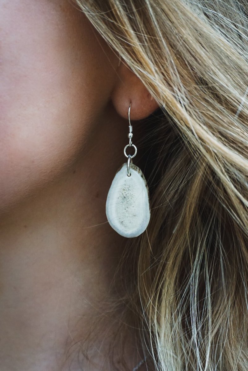 Big_Ceazy's tweet photo. Speaking of my earrings, you guys wanna see what I make? No? Okay here it is anyways :) https://t.co/D89wgvii3d