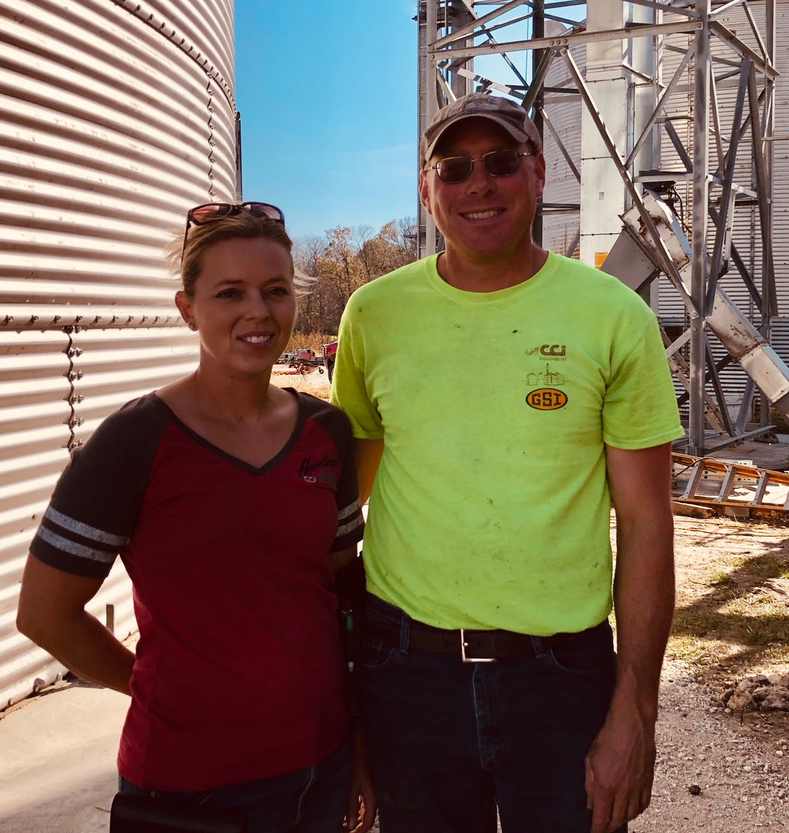 DGrant_FW's tweet image. Dynamic Duo - #ChampaignCounty #FarmBureau member and #ILCorn board member Sarah Hastings and her husband, Brandon, split duties as Sarah manages family farm &amp;amp; Brandon runs grain bin biz. Read more in #FarmWeek and @FarmWeekNow