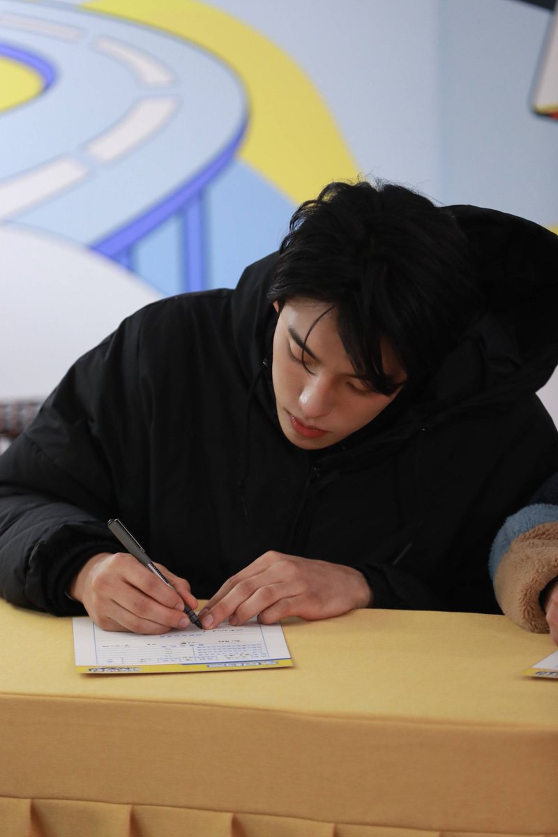 wzypics's tweet photo. — 201105 WZY Studio Weibo Update 💙

Final ep of this show. From now onwards, newbies are free to chase the wind🚗🚗🚗 (2/3)

#新手驾到 #GoNewbies🚙 
⌜ #王子异 ⋆ #wangziyi ⌟ 
#NinePercent https://t.co/3P6fOAtYr3