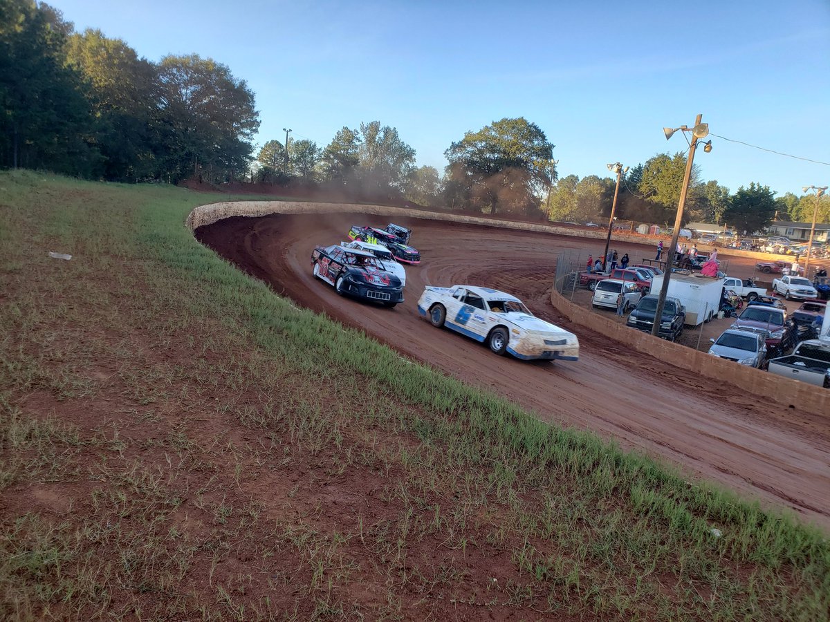 SpeedwayLaurens's tweet photo. Ready to RUMBLE! ππͺ
Racing returns to the Darlington of Dirt THIS SATURDAY NIGHT!
#ThunderBomber #ThunderThursday #ThursdayMotivation https://t.co/C3QovL4pua
