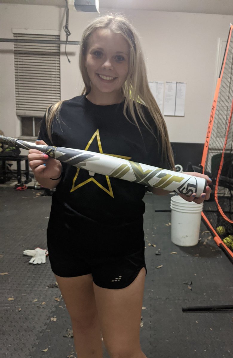 Aarilynn2022's tweet photo. Christmas came early! I love my new bat!!! https://t.co/7oTlIeA8aC