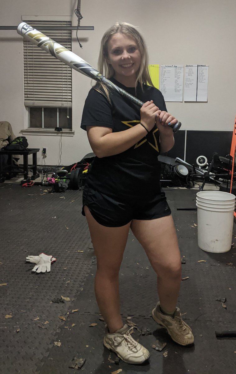 Aarilynn2022's tweet photo. Christmas came early! I love my new bat!!! https://t.co/7oTlIeA8aC
