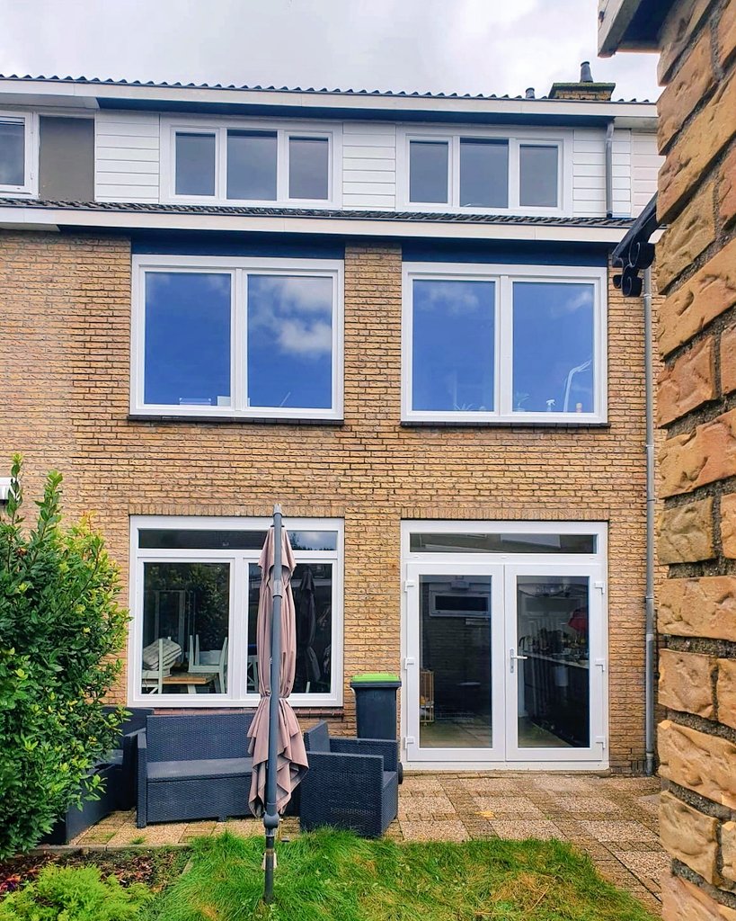 ExpressKozijnen's tweet photo. Het volgende project is klaar.
Kunststof kozijnen en deuren. Half verdiept profiel Aluplast Ideal 4000 NEW - 85mm, dubbelglas HR ++. 
✔️Vrijblijvend advies
✔️Gratis offerte
✔️Gratis meting
✔️Gratis dubbelglas
🖥️: https://t.co/jMEk6DQPcq https://t.co/sRUtZPJtU2