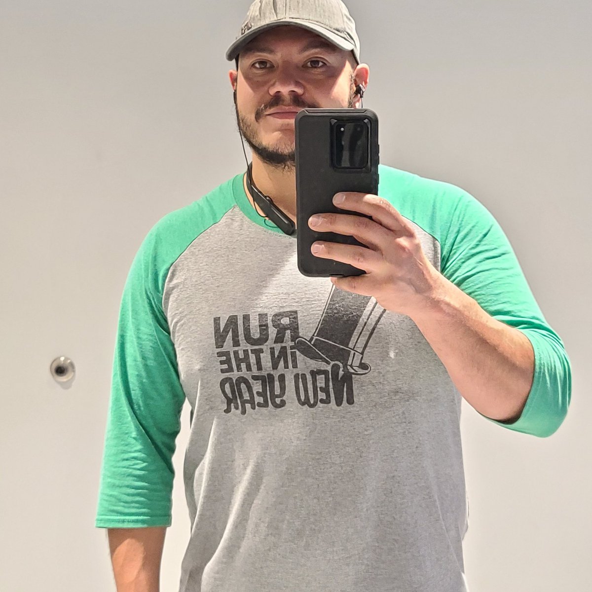 Bitterhops86's tweet photo. Chest day! #lifting #weightlifting #gym #gymlife #healthylifestyle https://t.co/Ujalui7wEs