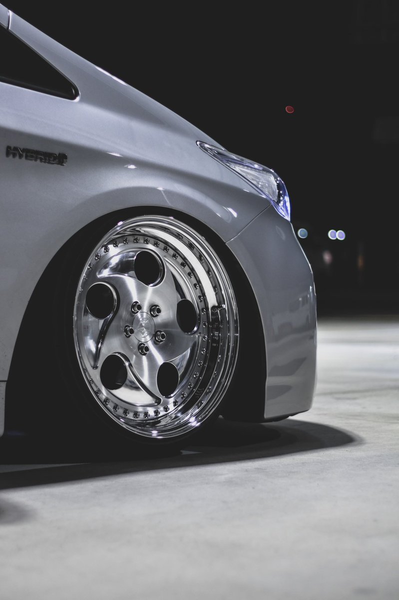 VIPMODULAR's tweet photo. Show me a cleaner Prius! I’ll wait. #prius #vipmodular #priusgang #StanceNation https://t.co/k1n6JSoQLI