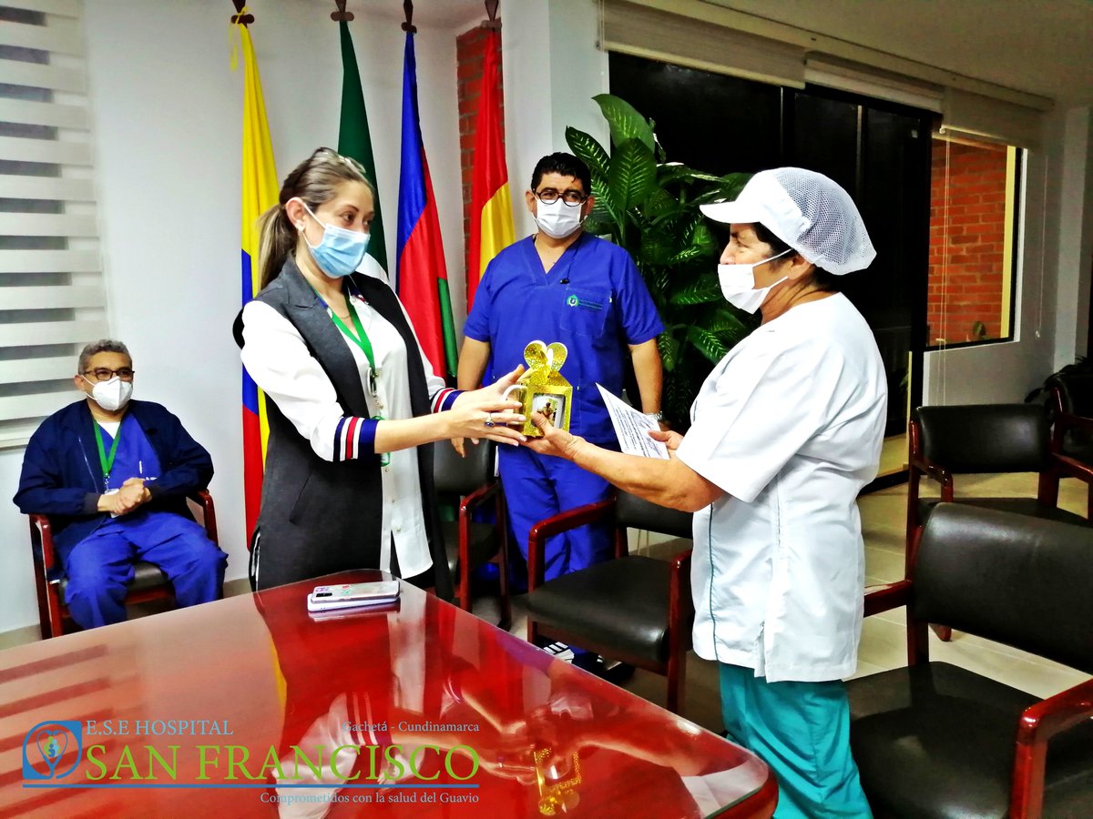 HospitalGacheta's tweet photo. Celebración por los 27 años de servicio de la Señora Abigail Beltrán como Auxiliar de Servicios Generales, donde se reconoce el compromiso y su entrega con la E.S.E Hospital San Francisco de Gacheta.
#Comprometidosporlasaluddelguavio https://t.co/4Pv4KZvTPy