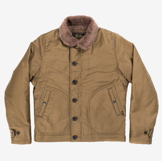 SilverDeerStore's tweet image. Iron Heart revive la clásica chamarra militar N1 fabricada para la marina estadounidense. El cuello es de lana y los bolsillos tienen  forro de alpaca para calentar las manos, detalles que solo encuentras en una verdadera chamarra invernal. 

bit.ly/3exUssg