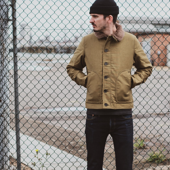 SilverDeerStore's tweet image. Iron Heart revive la clásica chamarra militar N1 fabricada para la marina estadounidense. El cuello es de lana y los bolsillos tienen  forro de alpaca para calentar las manos, detalles que solo encuentras en una verdadera chamarra invernal. 

bit.ly/3exUssg