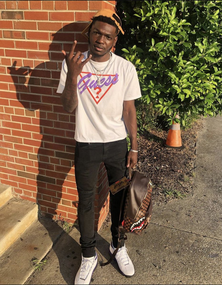 Julio_Mitch11's tweet photo. I feel like it’s different when you get it out tha mud 😬🖤 #FreeTrigg 🔓 https://t.co/4evEeu1PPo