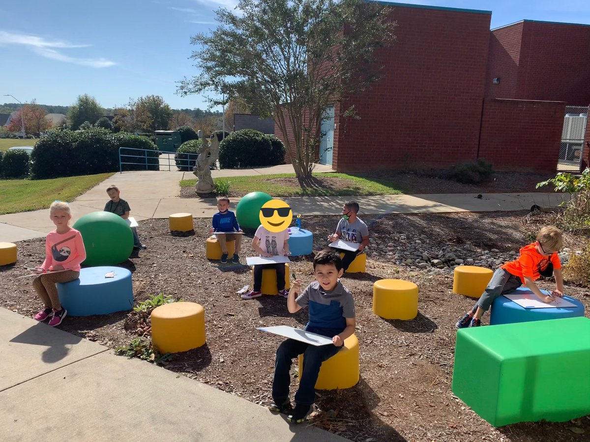 MorinFirstGrade's tweet photo. Today we took our Letterland practice outside! Fresh air, sunshine, and learning. #SocialDistancing #FirefliesInFirst #OutdoorClassroom @BESFirefly @letterland https://t.co/b0PMPKlSwb