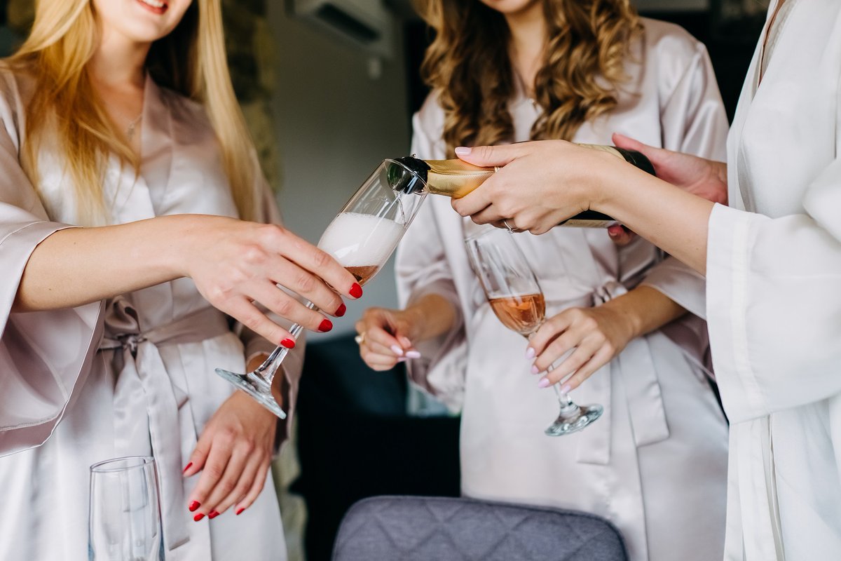RhorNight's tweet photo. #happyfriday #weekend #party
The weekend is coming, we should take a good rest after a busy working week.
Let get a #pajamas party with your best girl friends on Friday or Saturday night. Get some drink, talking and laughing, great moment! #grilstalk 
#SHEIN #ZAFUL #ZARA #pyjamas https://t.co/xKOB4CtfOU