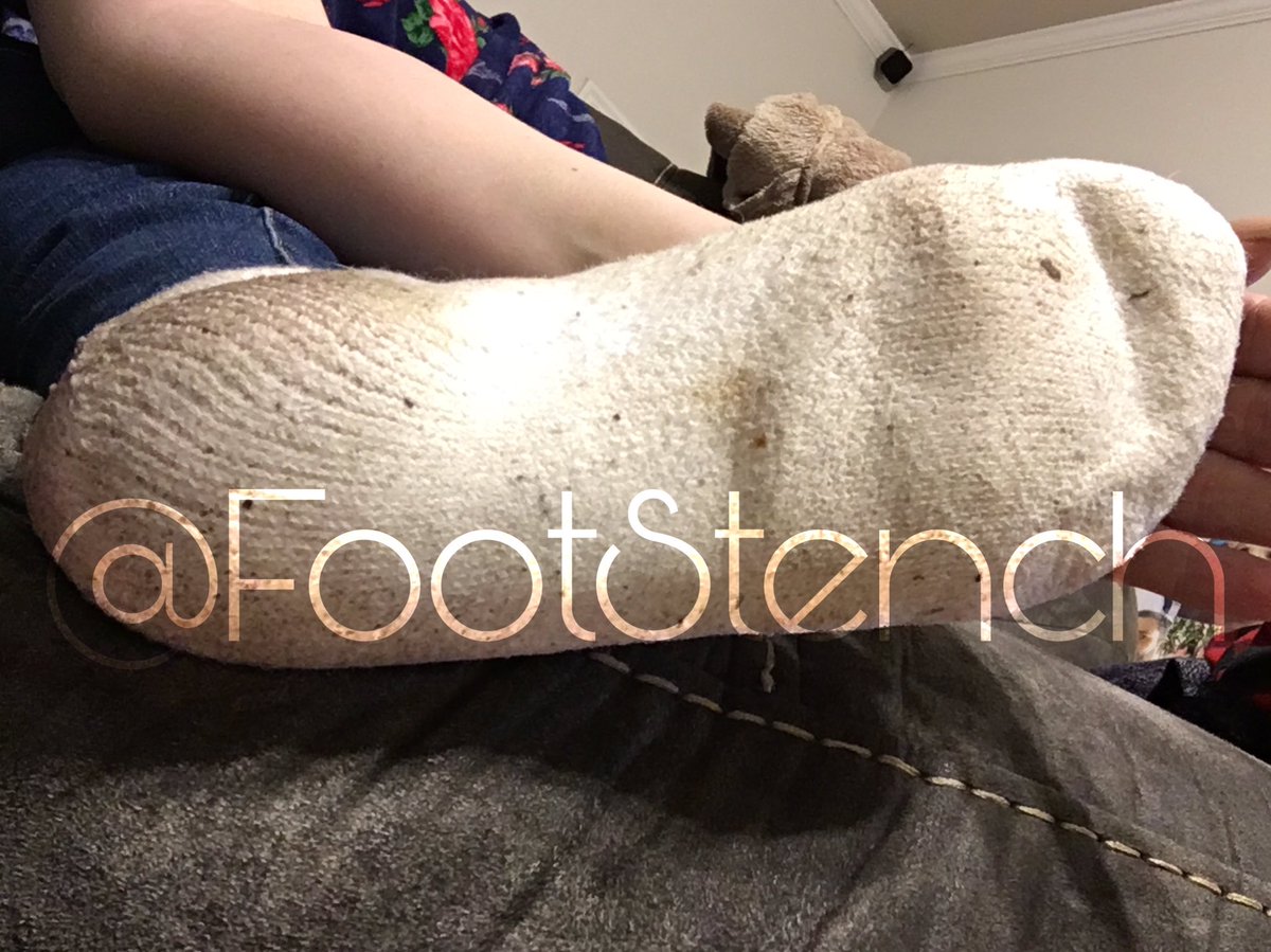FootStench's tweet photo. Day 5! Tomorrow we go outside without shoes 😍😍😍 https://t.co/4tRdUnnhdU