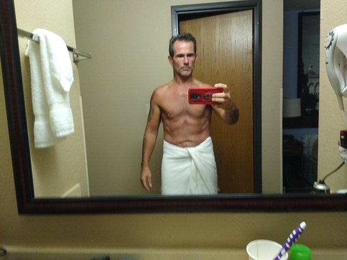 Does this towel make me look old? LOL https://t.co/Vjp1wOb2Tl