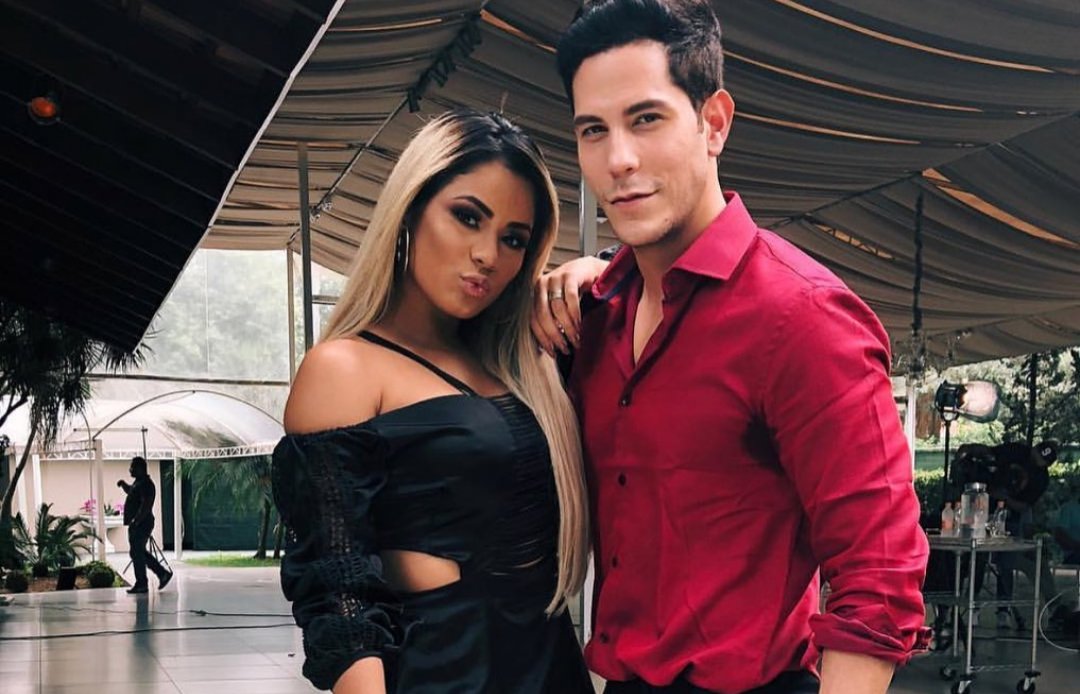 RBDmaniacosFC's tweet photo. @christiancha  e @LexaOficial  #Conectado https://t.co/QHwUnUuhxs