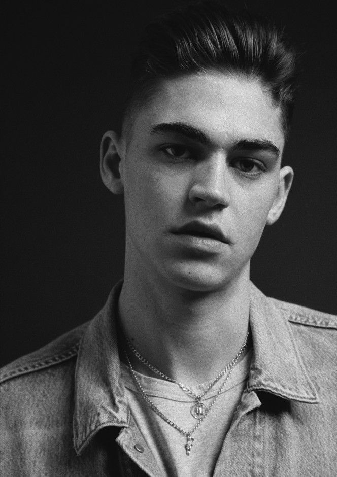 hazaelnt's tweet photo. Happy birthday buat semua rp Hero Fiennes♡. Senang sekali kalian ada di tl aca, betah2 jadi hero ya soalnya rp hero udah jarang liat huhu, sukses selalu.

( @aveuntador @thefienes hiro ko uname nya ilang wkwkw) https://t.co/wYDIt6vVeq