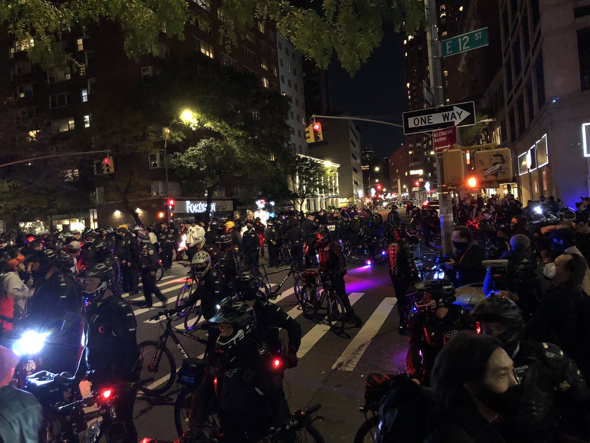 And here we are, 2 blocks from 14th street and protesters are surrounded on all sides. Trapped bw E12th and E 11th. How can this go well?