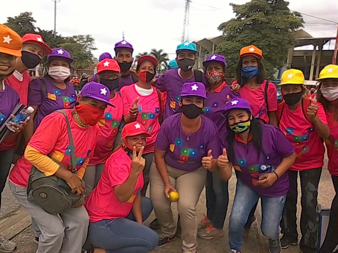 #SolidaridadContraElBloqueo #Aragua 
Actividad con los candidatos a la Asamblea Nacional en el inicio de la Campaña política con la presencia del Gobernador Marco Torres, Los Alcaldes y equipos políticos,jefas de UBCH. @nicolasmaduro #6D