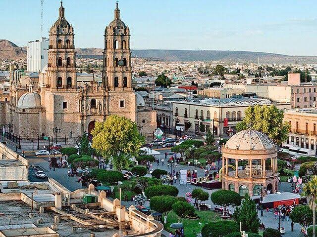 JoseLuisBB19's tweet photo. ¿Cuáles son los sectores estratégicos qué impulsan Durango? 🇲🇽
@TheAlanAlexis 
@omaralpuche 
@SECTUR_mx 
#Durango https://t.co/i0wGOFxsrP