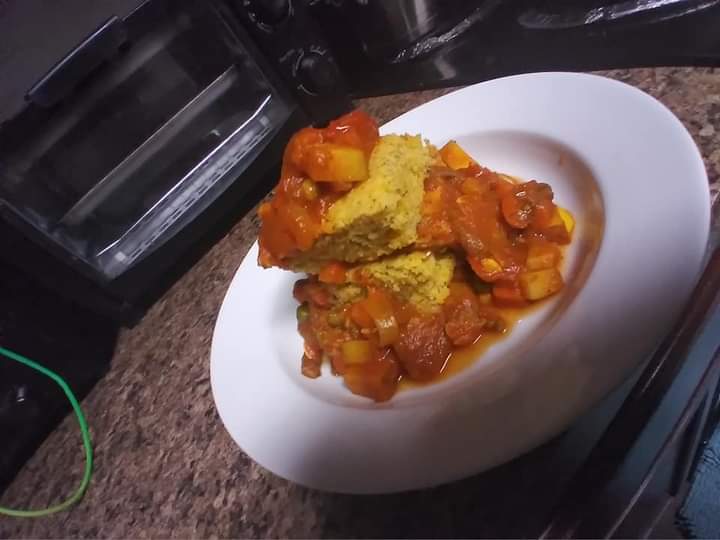 Yng_Kin's tweet photo. Here me out now freestyle cooking
โขTomato beef stew over some fancy corn breadโข if you wanna know how I made it dm me ๐ฅ๐๐พ๐ฏ #ChefThello https://t.co/h4xxsdy9Bq