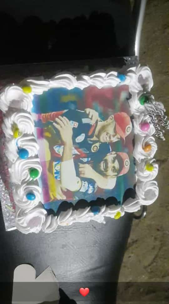 imdjkumar18's tweet photo. Birthday celebrations of King Kohli...💐💐💐
@imVkohli 
@ABdeVilliers17 
@RCBTweets https://t.co/rkD2QKChBs