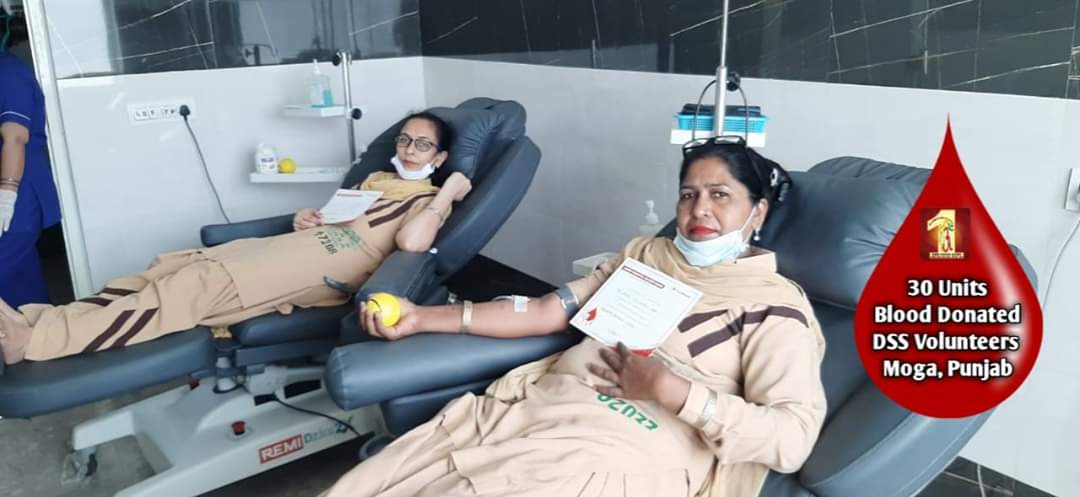jasvinderinsan2's tweet photo. 134 Humanitarian activities by @derasachasauda volunteers have kept the humanity alive. Their passion to Donate blood, Donate Ration, to participate in Cleanliness Campaigns, which is filled in millions of volunteers by 
Saint Dr. @Gurmeetramrahim Ji Insan 
#WelfareIsMyPassion https://t.co/3HqzWfIHVy