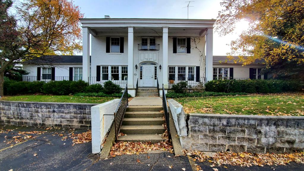Abandoned yoga 🧘‍♀️