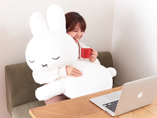 【すやすやフレンド】約80㎝のビッグサイズ！大きなうさぎさんと一緒にリラックスした時間をいかがですか？
