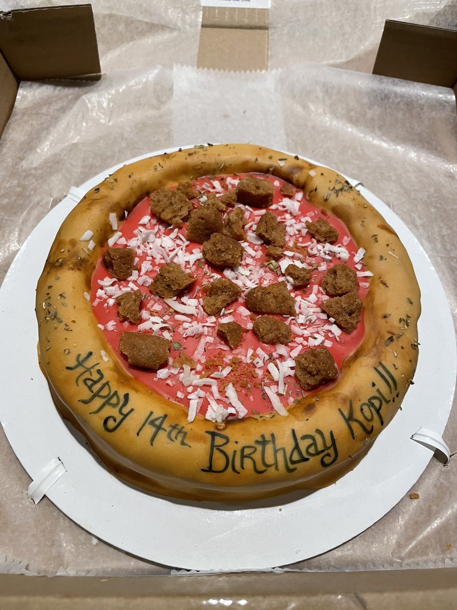 Thinks Wife tweet media