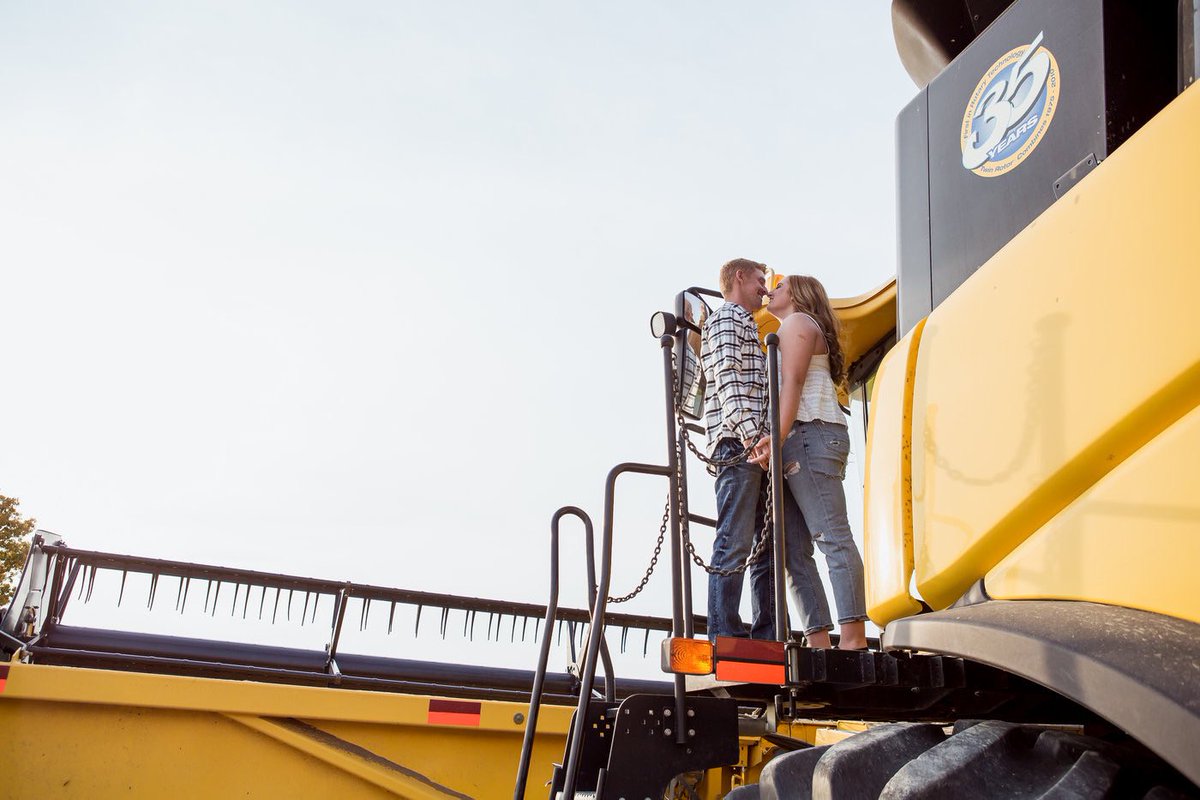 SturgeonMatthew's tweet photo. Thankful for all your support during this busy season 🌽🚜 I love you ❤️ https://t.co/qWdy6qV4qo