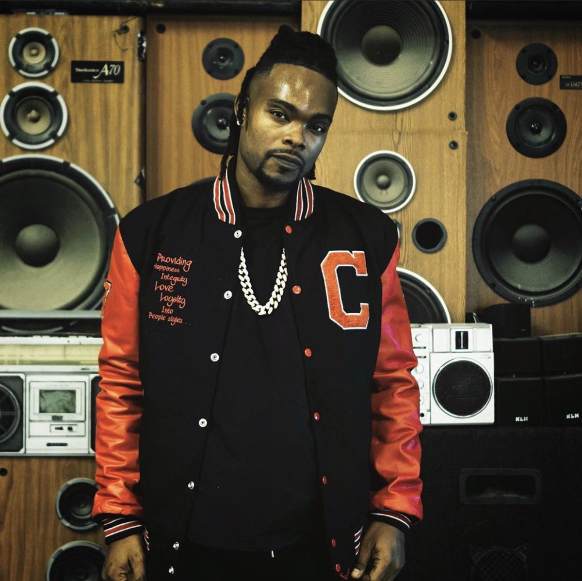 Letterman jackets available for the cold 🥶 season. Dm for sizes and prices. 
.
.
.
,
#colliephillipsapparel #colliephillips #colliephillipsfashion #colliephillipswear #colliephillipsmerch #colliephillipskids #cpkids #lettermanjacket #hiphop #music #artist #millionairemindset