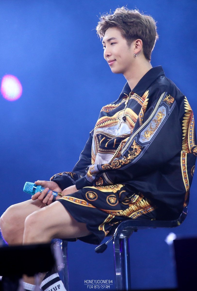xThirstxCirclex's tweet photo. Have I mentioned that I love trees? Because I really REALLY love me some thicc ass tree trunks #namjoon𓂺 #RM𓃗 #btsthirsttweets #damnhethicc
XoXo-- RapLineMistress https://t.co/fgvs2GT395