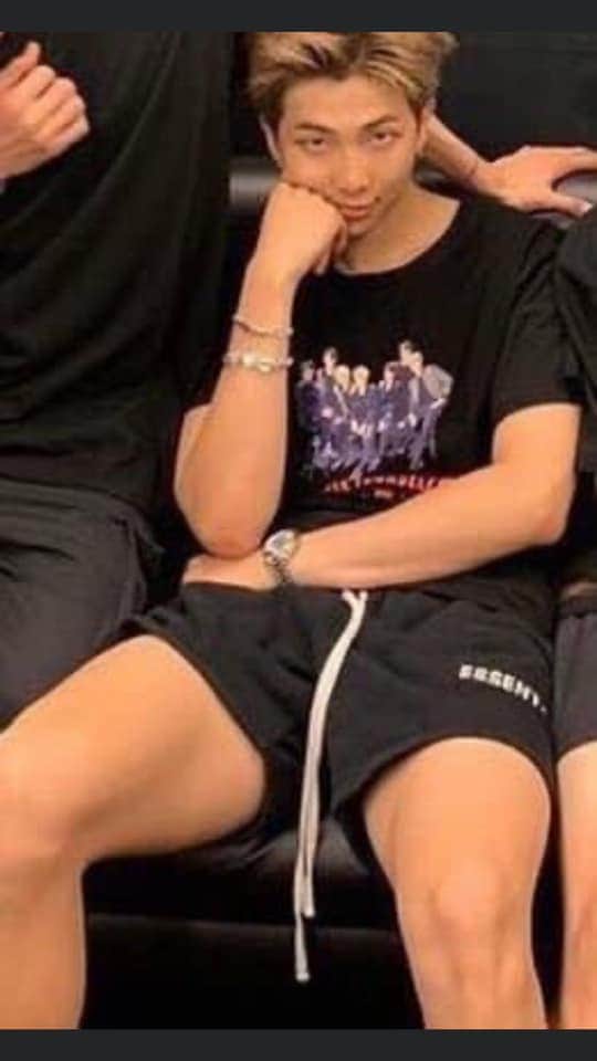xThirstxCirclex's tweet photo. Have I mentioned that I love trees? Because I really REALLY love me some thicc ass tree trunks #namjoon𓂺 #RM𓃗 #btsthirsttweets #damnhethicc
XoXo-- RapLineMistress https://t.co/fgvs2GT395