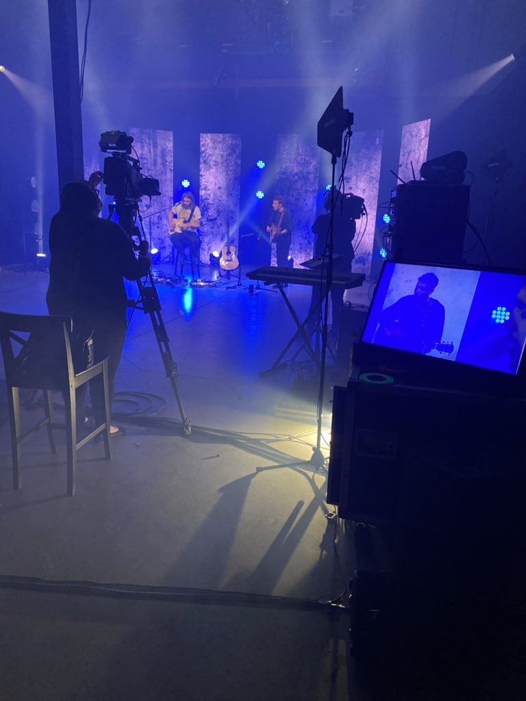 EmmaRogers___'s tweet photo. What an incredible moment watching @ScottHelman live. Thank you for all who joined us for the @ChildrensFdnGW @InspirationGW event!! What a night #ilovemyjob #canyoutell?? https://t.co/RxUhqRolei