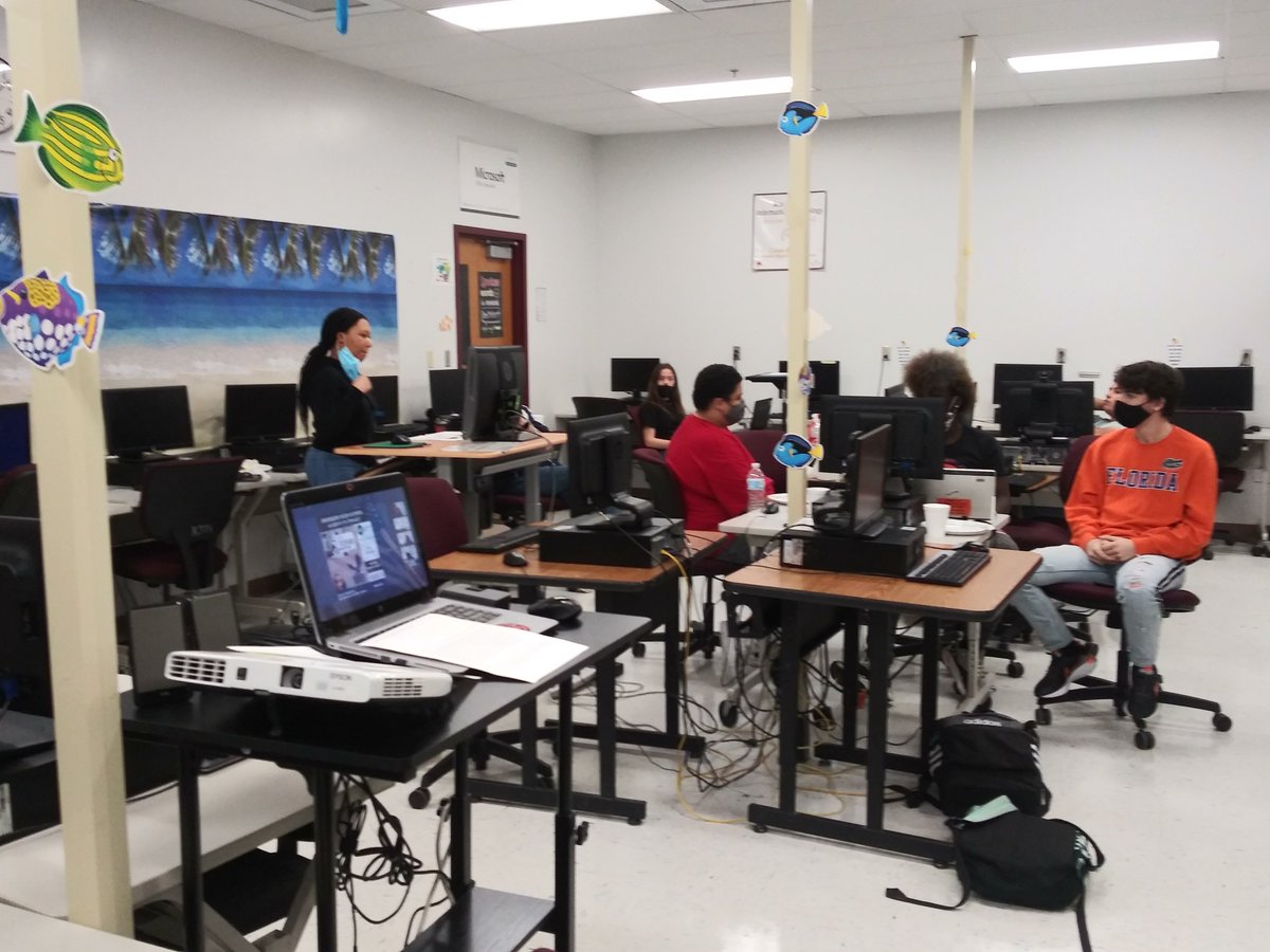 InstituteofBus5's tweet photo. @BrandonHSEagles Academy students did an awesome job presenting tonight during the virtual @HCPSCTAE and @SDHCMagnet Expo. The recording will go up on our school website tomorrow. #ignitetheconnection #proudteachermoment @NAFCareerAcads @HCPSCommunity https://t.co/JNL0AOP3dv